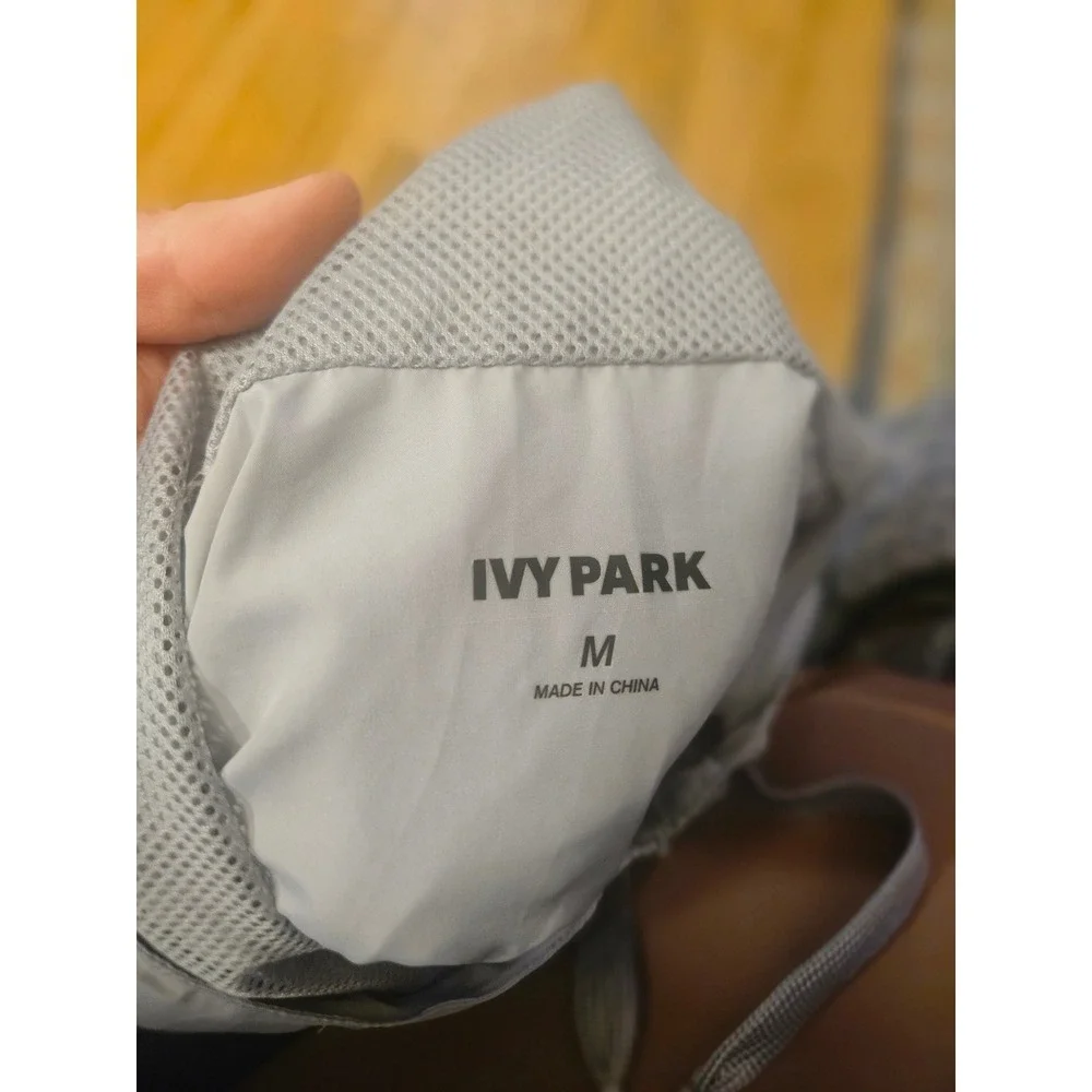 Ivy Park Windbreaker Womens Medium Gray Pink‎ Hooded Pullover